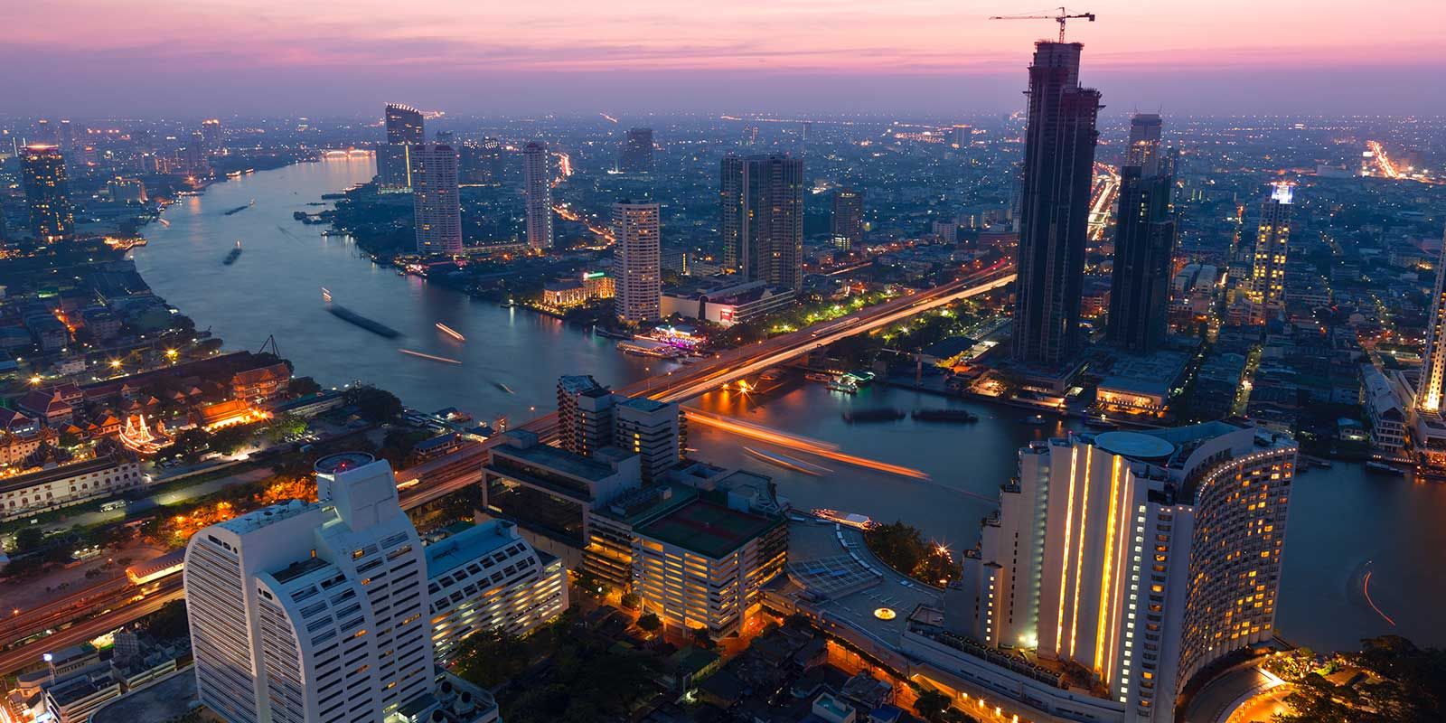 Виды бангкока. Бангкок Таиланд. Столица Тайланда. Бенджакити парк в Бангкоке. Современный Тайланд.